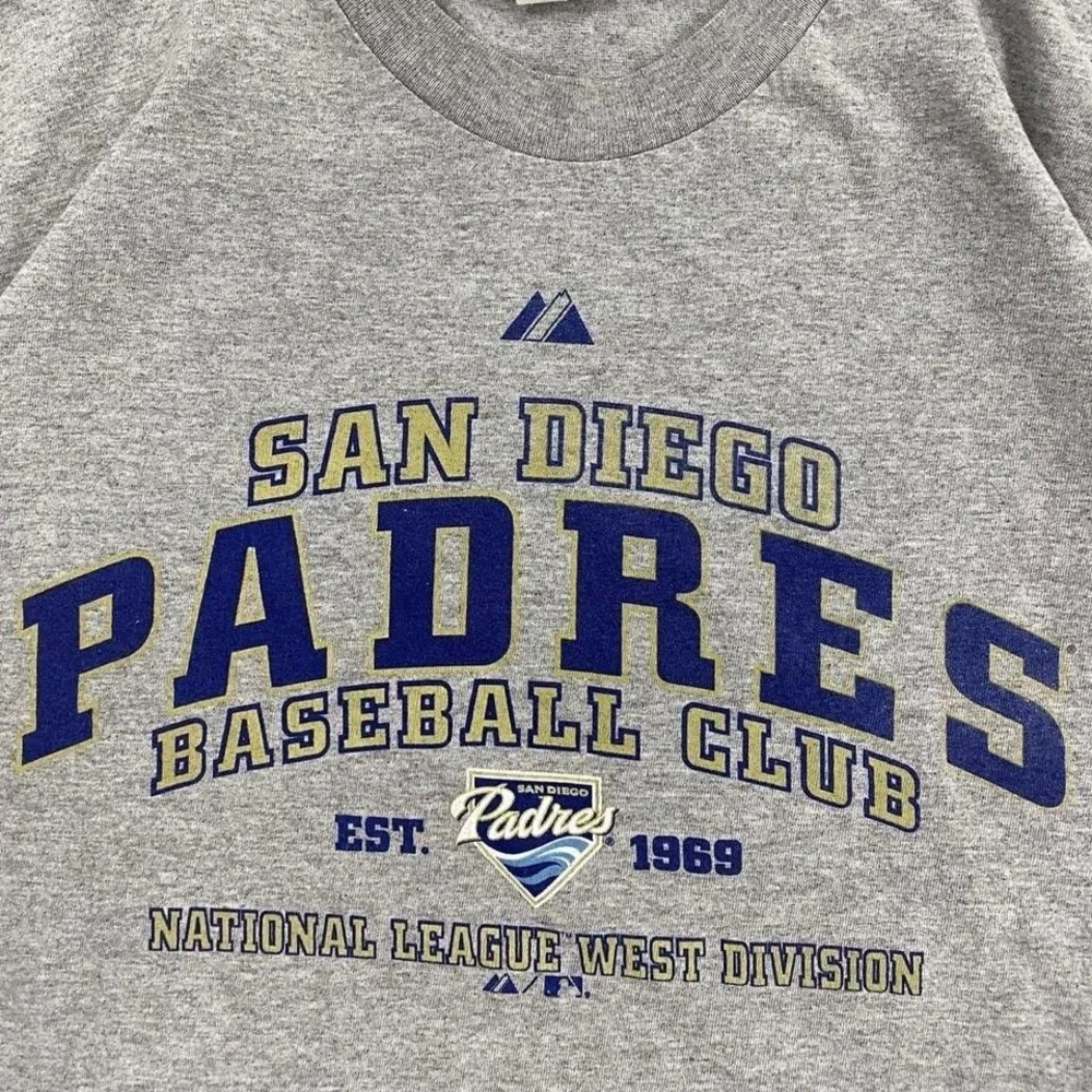 Vintage San Diego Padres MLB Baseball Majestic T-Shirt Size XLarge